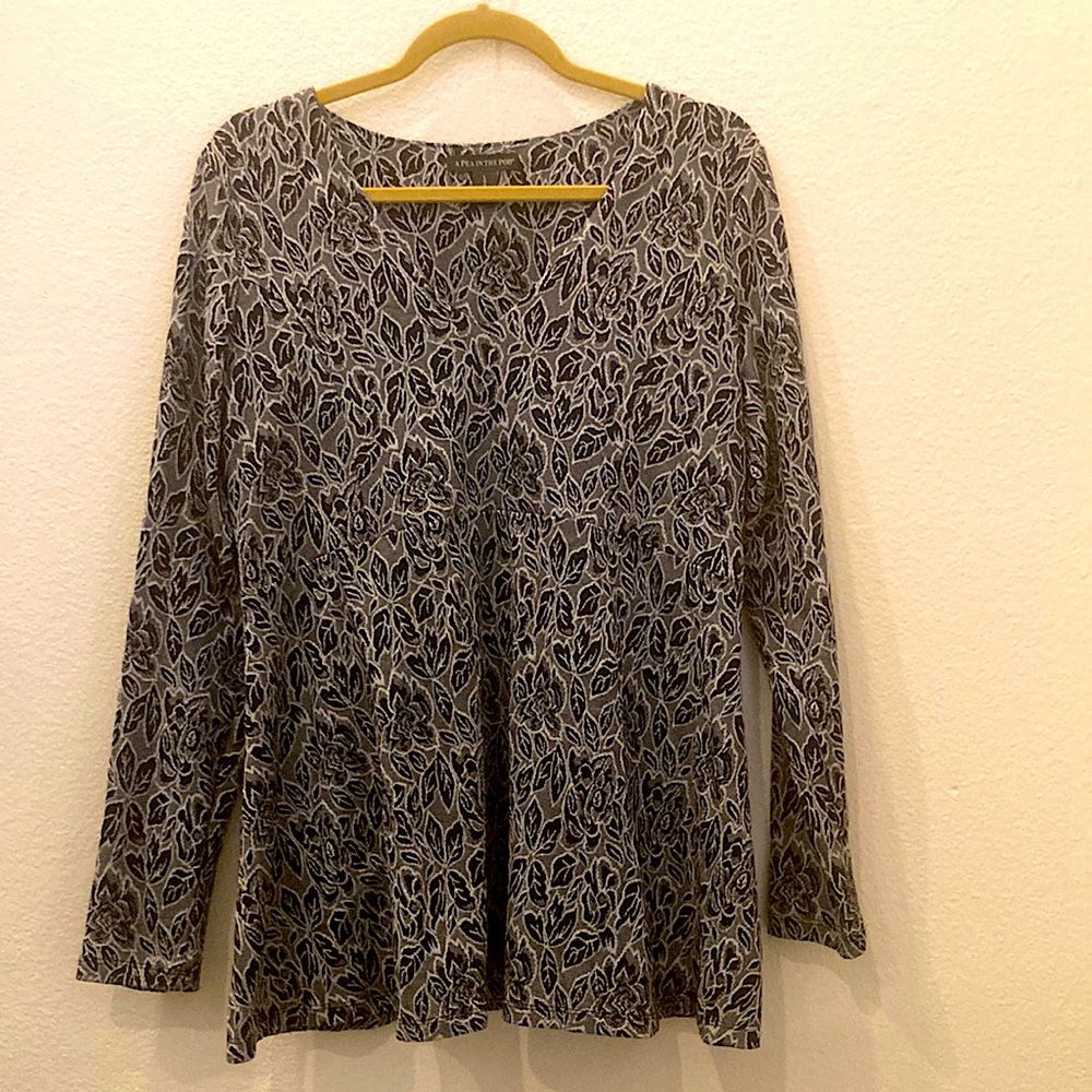 * EUC* A Pea In The Pod Long Sleeve Maternity Top Sz. L